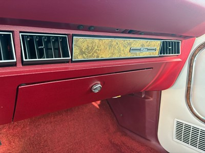 Lot 102 - 1976 Ford Elite