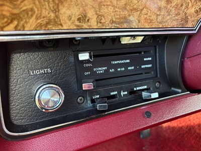 Lot 102 - 1976 Ford Elite