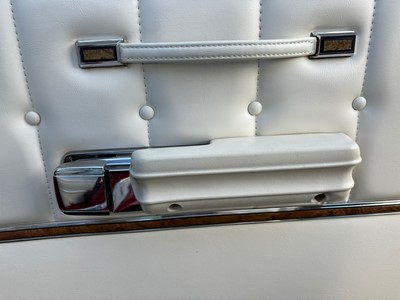 Lot 102 - 1976 Ford Elite