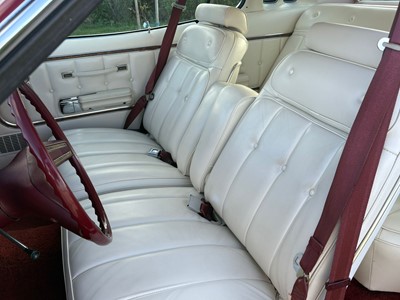 Lot 102 - 1976 Ford Elite