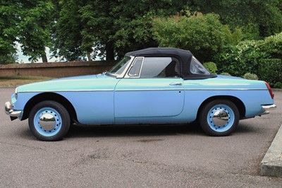 Lot 13 - 1965 MG B Roadster