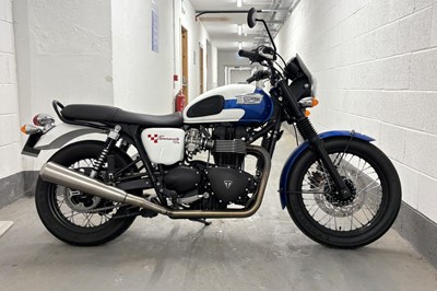Lot 2014 Triumph Bonneville T214
