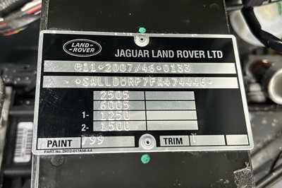 Lot 2015 Land Rover Defender 90 Pick-Up