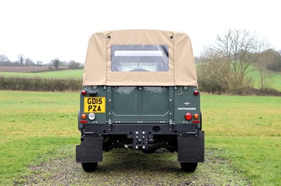 Lot 2015 Land Rover Defender 90 Pick-Up