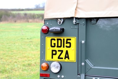 Lot 2015 Land Rover Defender 90 Pick-Up