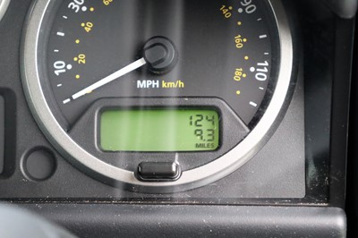 Lot 2015 Land Rover Defender 90 Pick-Up