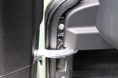 Lot 2015 Land Rover Defender 90 Pick-Up