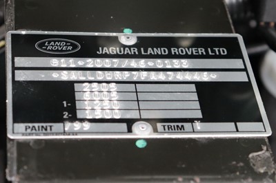 Lot 2015 Land Rover Defender 90 Pick-Up