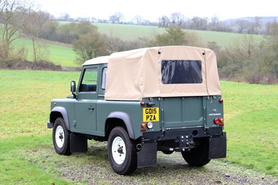 Lot 2015 Land Rover Defender 90 Pick-Up