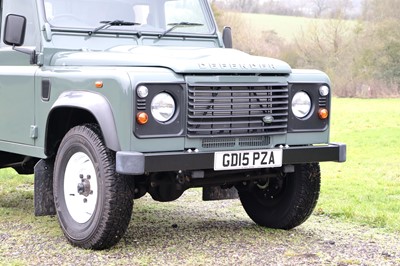 Lot 2015 Land Rover Defender 90 Pick-Up