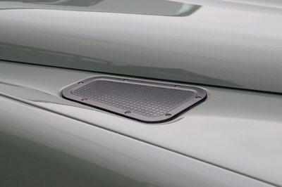 Lot 2015 Land Rover Defender 90 Pick-Up