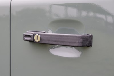 Lot 2015 Land Rover Defender 90 Pick-Up