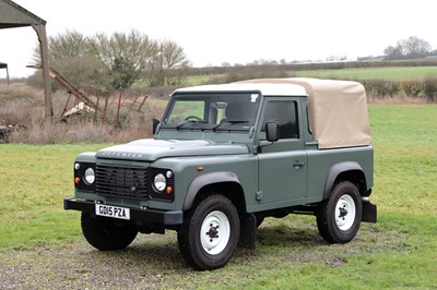 Lot 2015 Land Rover Defender 90 Pick-Up
