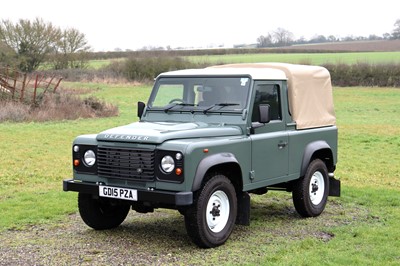 Lot 2015 Land Rover Defender 90 Pick-Up