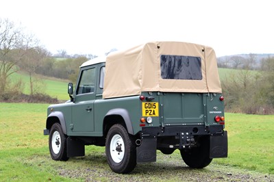 Lot 2015 Land Rover Defender 90 Pick-Up