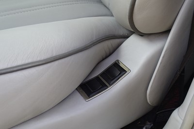 Lot 1997 Rolls-Royce Silver Dawn