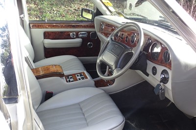 Lot 1997 Rolls-Royce Silver Dawn