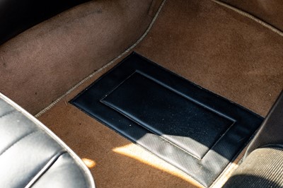 Lot 1977 Peugeot 504 V6 Cabriolet