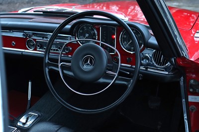 Lot 1970 Mercedes-Benz 280SL