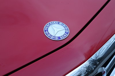 Lot 1970 Mercedes-Benz 280SL