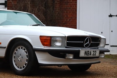 Lot 1988 Mercedes-Benz 300 SL
