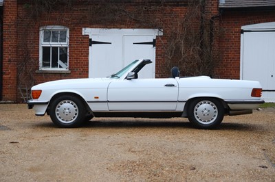 Lot 1988 Mercedes-Benz 300 SL