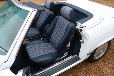 Lot 1988 Mercedes-Benz 300 SL