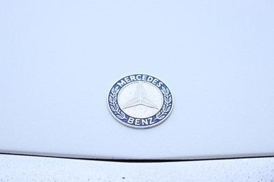 Lot 1988 Mercedes-Benz 300 SL