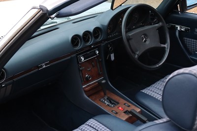Lot 1988 Mercedes-Benz 300 SL