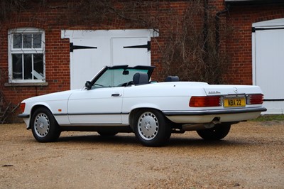 Lot 1988 Mercedes-Benz 300 SL