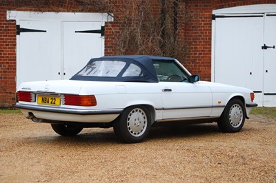 Lot 1988 Mercedes-Benz 300 SL
