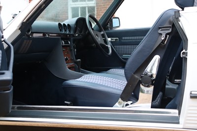 Lot 1988 Mercedes-Benz 300 SL