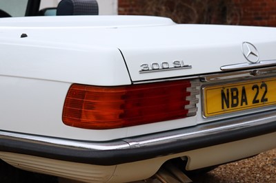 Lot 1988 Mercedes-Benz 300 SL