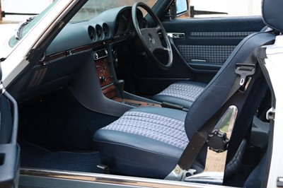 Lot 1988 Mercedes-Benz 300 SL
