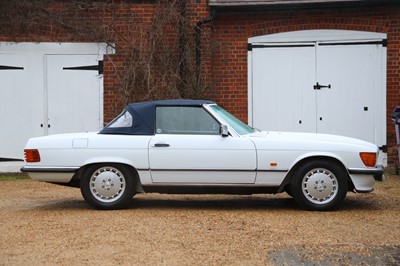 Lot 1988 Mercedes-Benz 300 SL