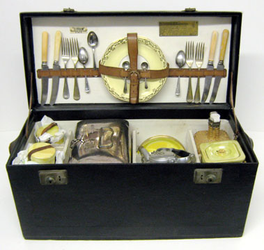 Lot 314 - Sirram Four Person Picnic Set