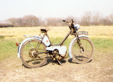 Lot 19 - Azenave Moped