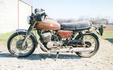 Lot 41 - 1974 Suzuki T500