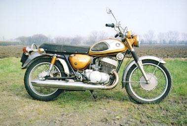 Lot 62 - 1969 Suzuki T500 Cobra