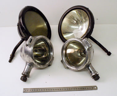 Lot 327 - Two Pairs Of Electric Headlights