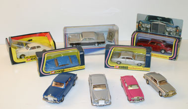 Lot 912 - Corgi Rolls-Royce & Bentley Die-Cast Models