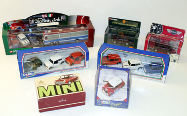 Lot 927 - Corgi Mini Special Edition Models