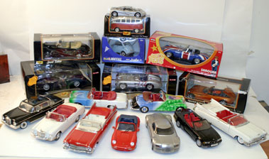 Lot 941 - Large Scale Die-Cast Models