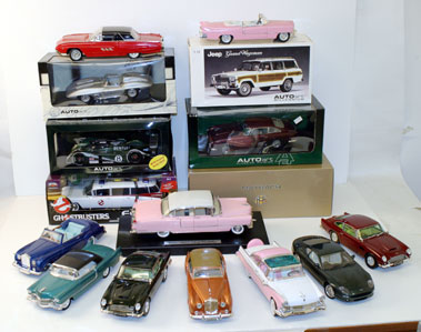 Lot 945 - Large Scale Die-Cast Models