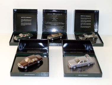 Lot 946 - 1:43 Scale Bentley Presentation Models