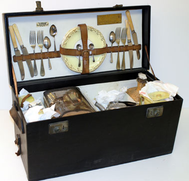 Lot 306 - Sirram Four Person Picnic Set