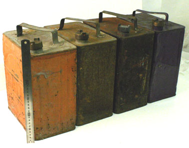 Lot 808 - 5 Early Oil Gallons