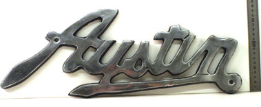 Lot 815 - Austin Insignia Cast Metal Wall Plaque