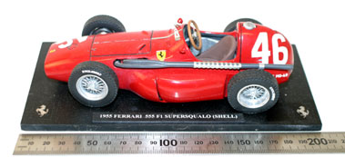 Lot 1034 - 1955 Ferrari 555 F1 Supersqualo 1:24 Scale Model