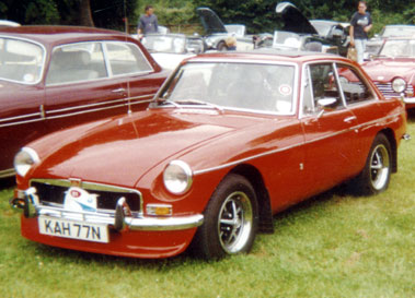 Lot 11 - 1975 MG B GT